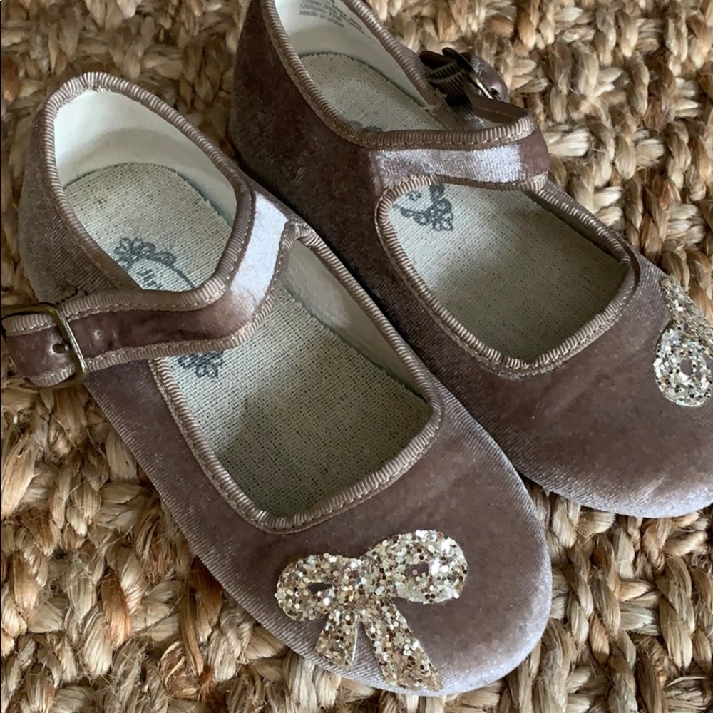 Joyfolie velvet bow shoes size 9